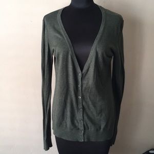 Forever 21 olive green long sleeve cardigan sweate